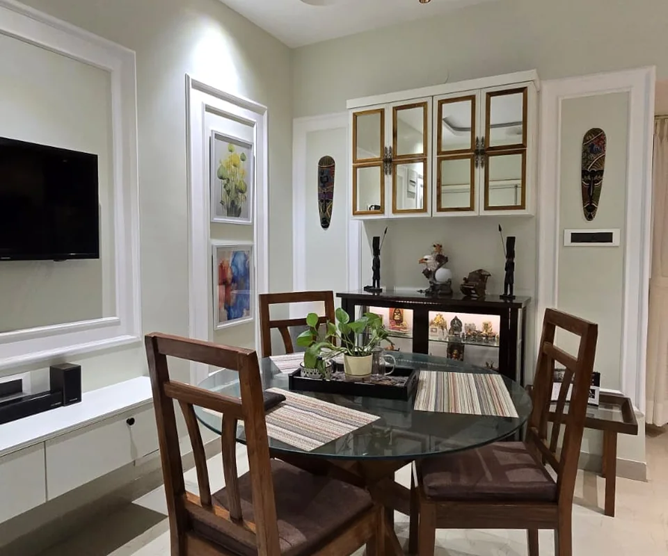 Dining room perspective