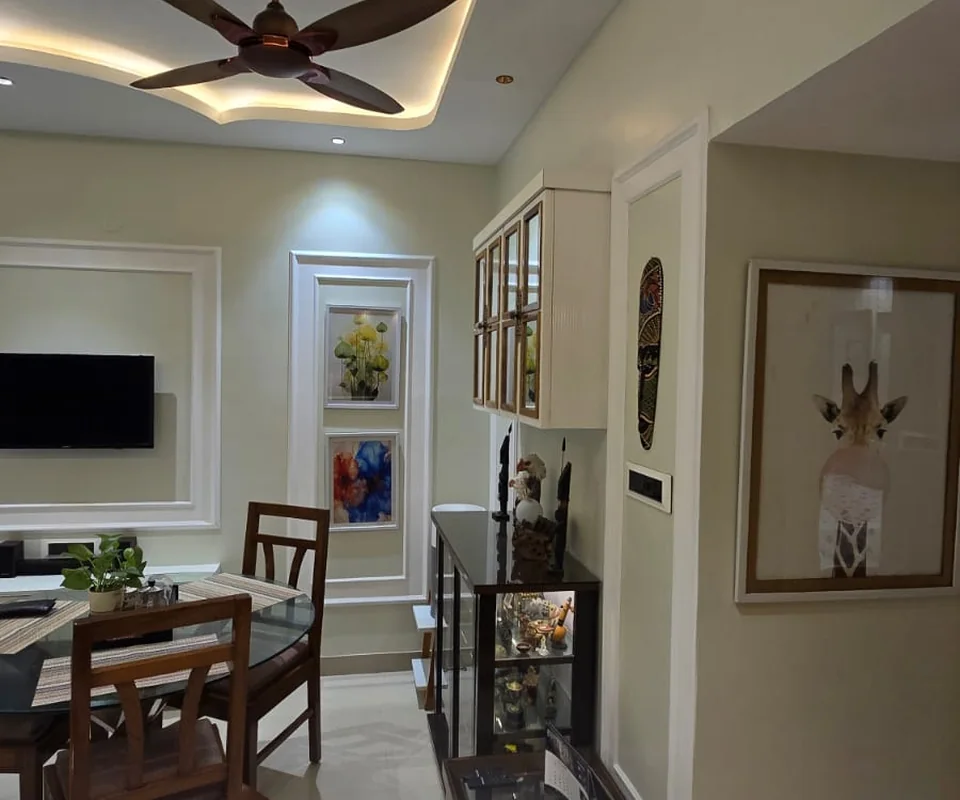 Dining and kitchen connection